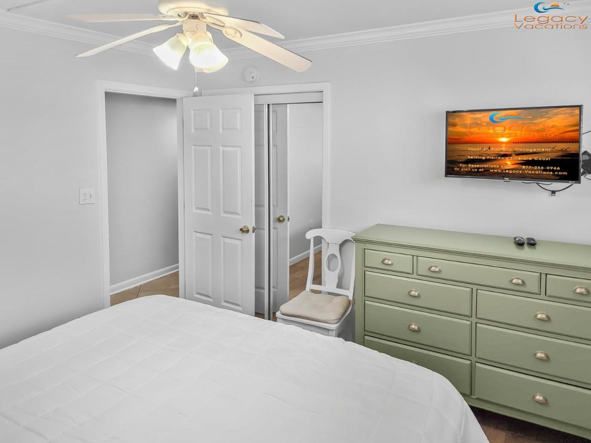 Is9-Cozy Upstairs Beachfront Condo - King Beds Форт Уолтон Бич Экстерьер фото
